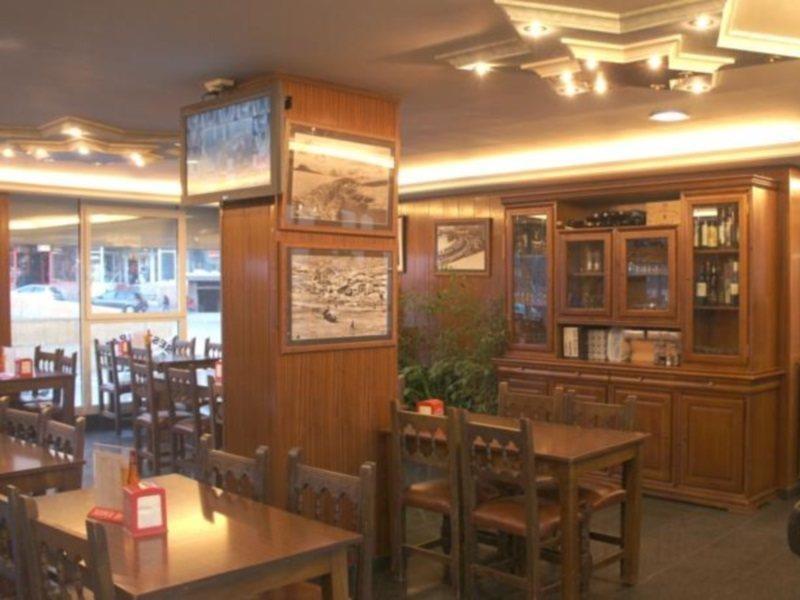 Hotel Parma Пас-де-ла-Каса Экстерьер фото